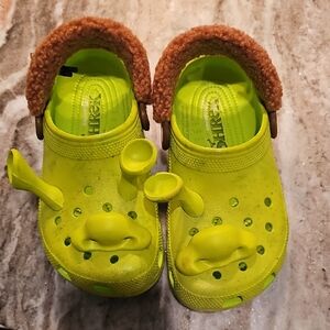 CROCS Kids Neon Green Slippers with Fuzzy Brown Strap